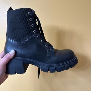 Size 8.5 black leather boots
